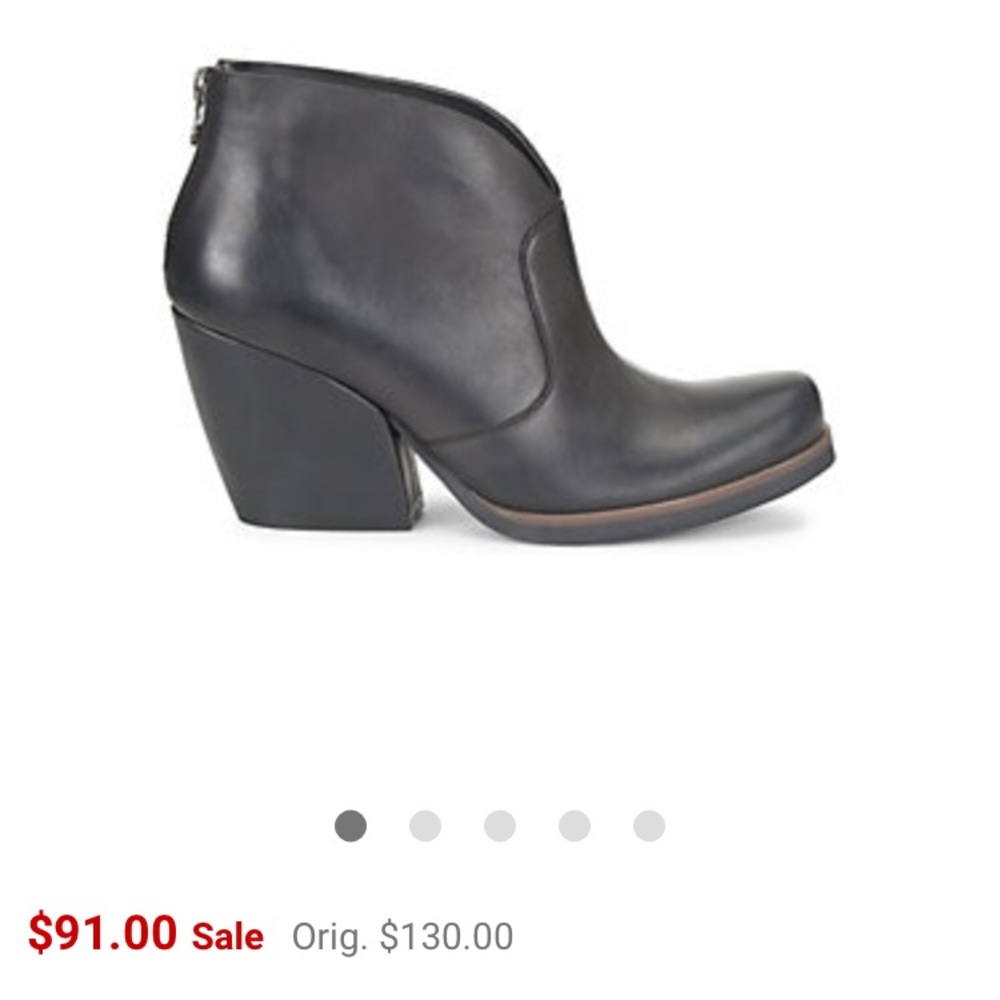 Korks Gemini Leather Bootie NWOT